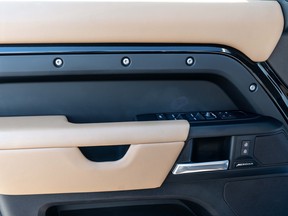 Land Rover Defender 110 2025