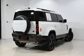 Land Rover Defender 110 2023