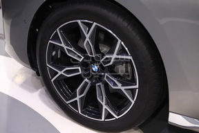 BMW 7 Series 735 2026