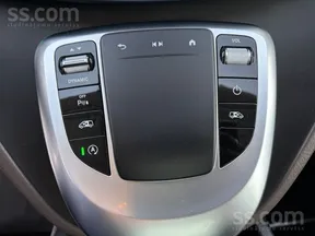 Mercedes-Benz V-Class 300 2022