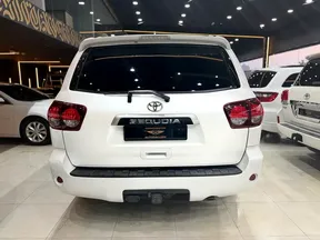 Toyota Sequoia 2022