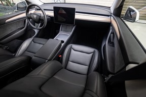 Tesla Model Y Standard Range 2023