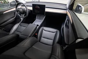 Tesla Model Y Standard Range 2023