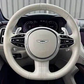 Aston Martin DBX 2021