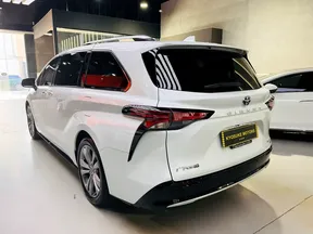 Toyota Sienna / Granvia 2025