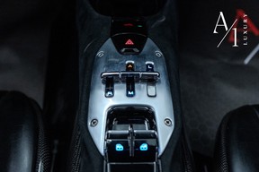 Ferrari SF90 Stradale 2021