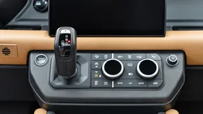Land Rover Defender 110 2025