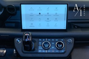 Land Rover Defender 110 2023