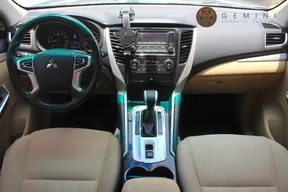 Mitsubishi Pajero Sport / Montero Sport / Shogun Sport 2019