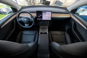 Tesla Model Y Long Range 2024