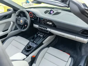 Porsche 911 Targa 4 GTS 2025