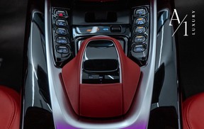 Aston Martin DBX 2024