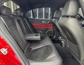 Alfa Romeo Giulia Quadrifoglio 2021