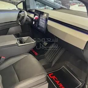 Tesla Cybertruck 2025