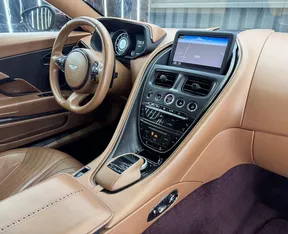 Aston Martin DB11 2018