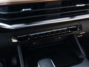Geely Okavango 2025