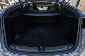 Tesla Model Y Long Range 2024