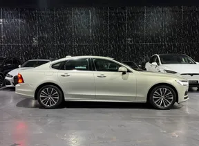 Volvo S90 2022