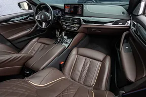 BMW 5 Series M550 2022