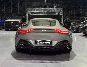 Aston Martin V8 Vantage 2019