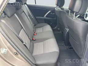 Toyota Avensis 2015