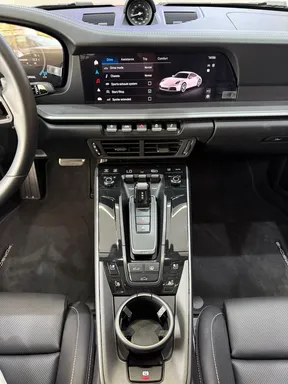 Porsche 911 Carrera 2025