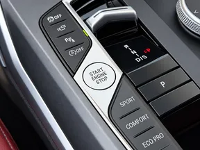 BMW 3 Series 318 2025