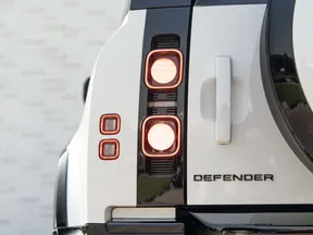 Land Rover Defender 90 2024