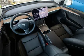 Tesla Model Y Long Range 2024