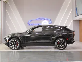 Aston Martin DBX 2022