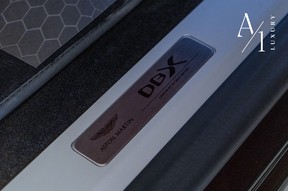 Aston Martin DBX 2024