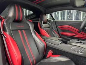 Aston Martin V8 Vantage 2019