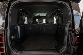 Land Rover Defender 110 2023