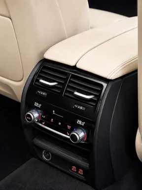 BMW 5 Series M550 2023