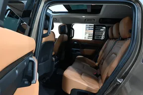 Land Rover Defender 110 2024