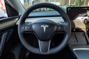 Tesla Model Y Long Range 2024