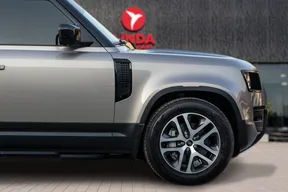 Land Rover Defender 90 2023