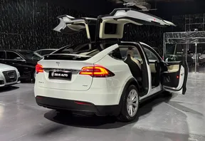 Tesla Model X 2018