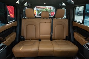 Land Rover Defender 110 2024