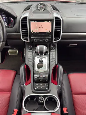 Porsche Cayenne GTS 2016