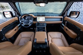 Land Rover Defender 110 2024