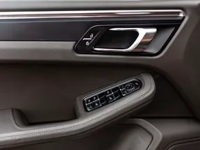 Porsche Macan 2024