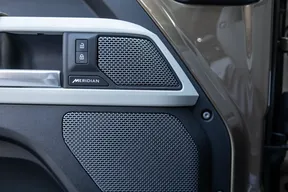 Land Rover Defender 110 2024