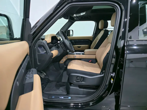Land Rover Defender 110 2025