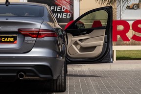 Jaguar XE 2020