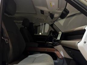 Land Rover Defender 110 2024