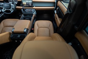 Land Rover Defender 110 2024