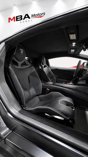 Lamborghini Revuelto 2024