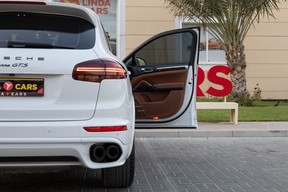Porsche Cayenne GTS 2016