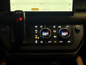 Land Rover Defender 110 2024